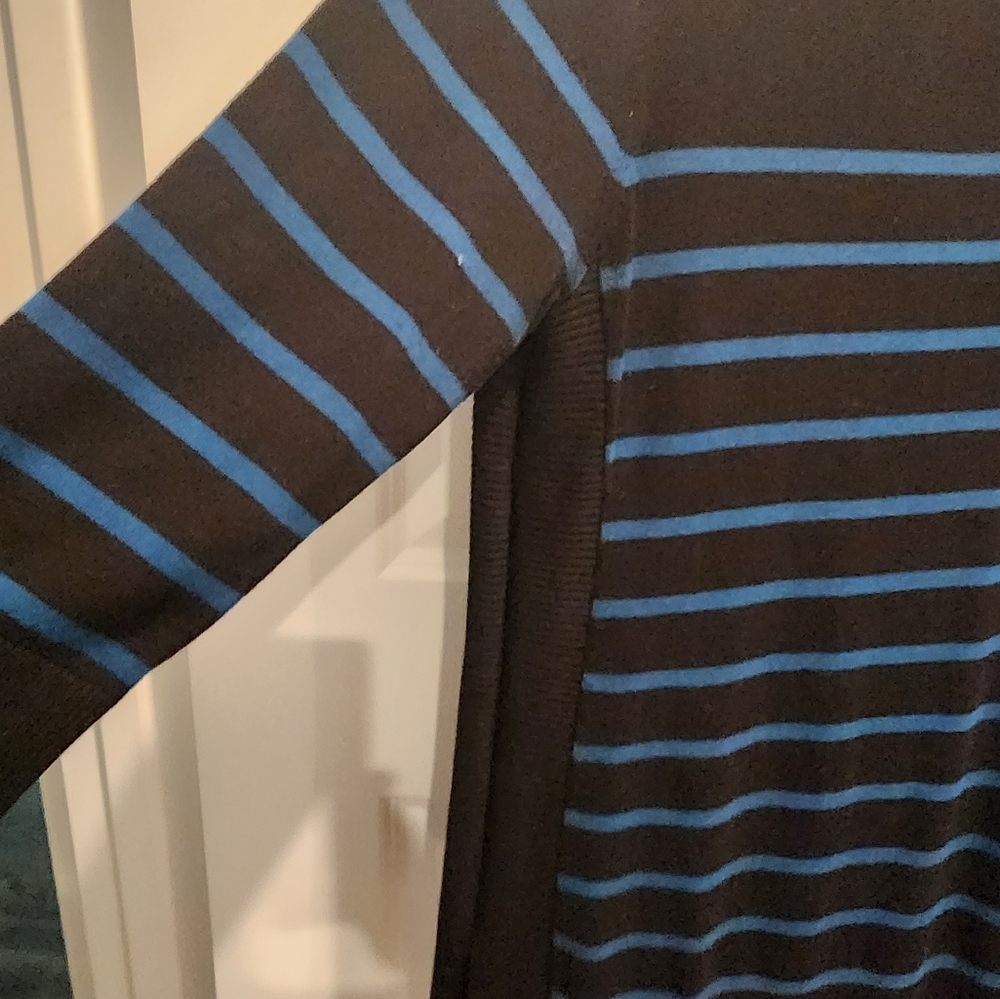 GNW sweater - Picture 2 of 3
